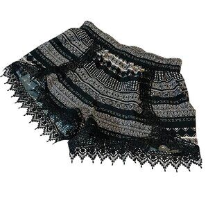 Charlotte Russe Womens Black & White Patterned Lace Trim Shorts Size M